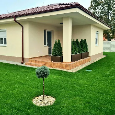 Rekreacny Dom Flora Ll Prázdninový dům *