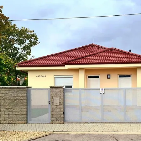 Rekreacny Dom Flora Ll Prázdninový dům *