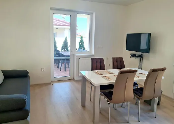 Rekreacny Dom Flora Ll *